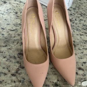 Olivia Ferguson Heel